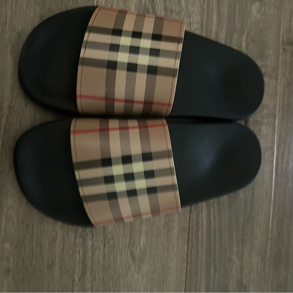 Burberry Slides - Picture 1 of 4